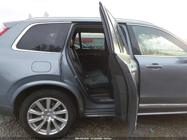 YV4A22PL7K1421167 2019 VOLVO XC90 - Image 8