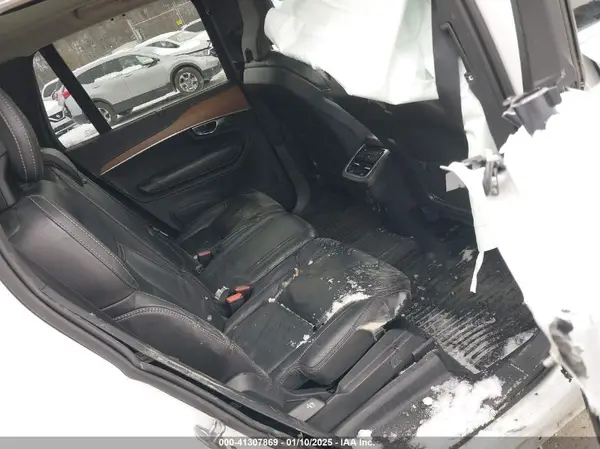 YV4A22PL7K1424411 2019 VOLVO XC90 - Image 8