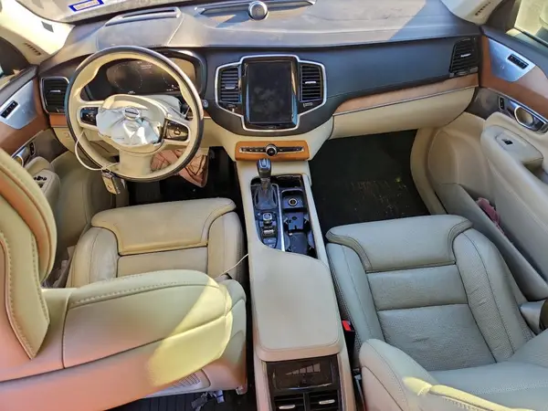 YV4A22PL7K1436705 2019 VOLVO XC90 - Image 8