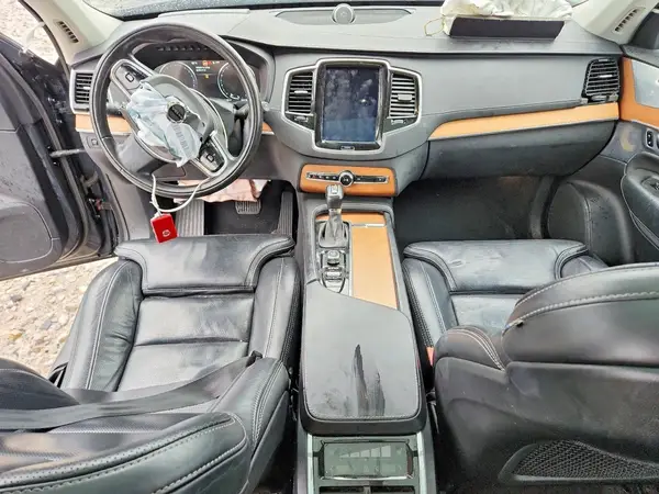 YV4A22PL7K1442679 2019 VOLVO XC90 - Image 8