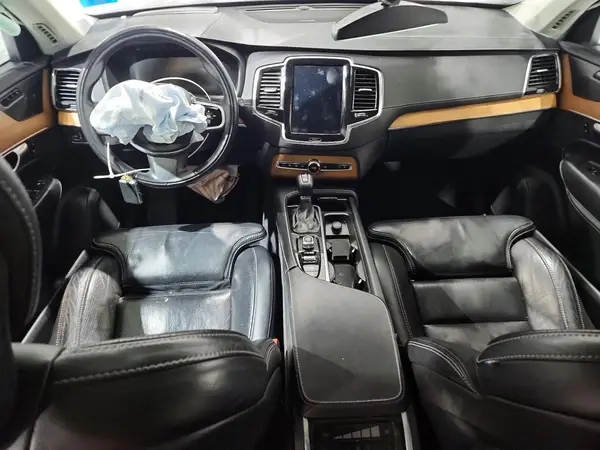 YV4A22PL7K1444853 2019 VOLVO XC90 - Image 8