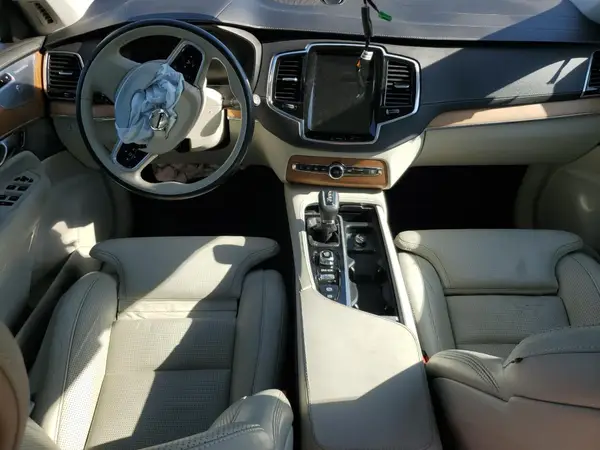 YV4A22PL7K1487069 2019 VOLVO XC90 - Image 8