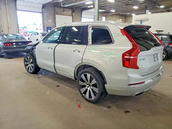 YV4A22PL7L1584127 2020 VOLVO XC90 - Image 2