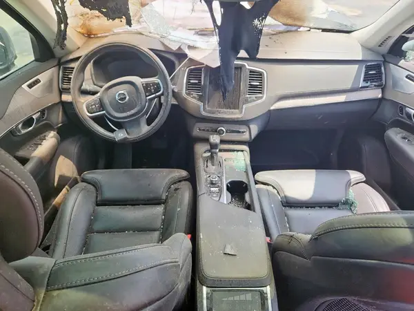 YV4A22PL7M1716627 2021 VOLVO XC90 - Image 8