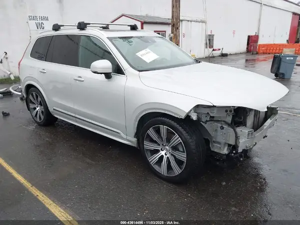 YV4A22PL7N1805292 2022 VOLVO XC90 - Image 1