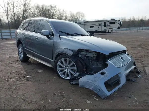 YV4A22PL8G1001960 2016 VOLVO XC90 - Image 1