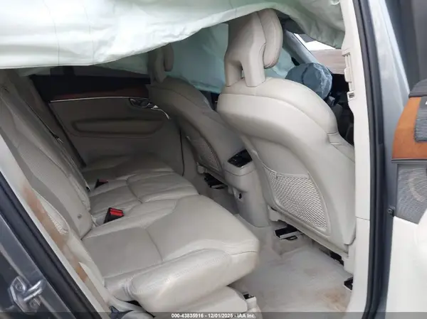 YV4A22PL8G1001960 2016 VOLVO XC90 - Image 8