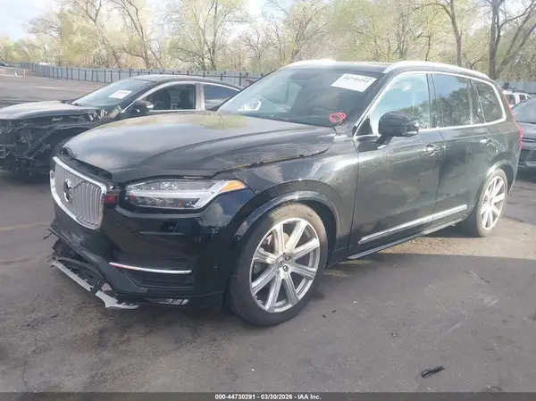 YV4A22PL8G1005247 2016 VOLVO XC90 - Image 2