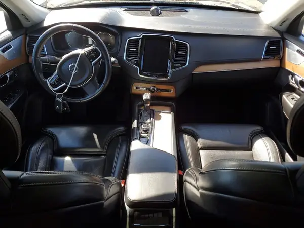 YV4A22PL8G1017320 2016 VOLVO XC90 - Image 8