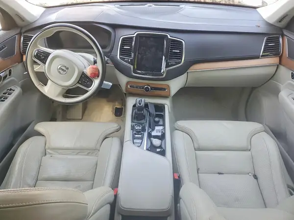 YV4A22PL8G1035963 2016 VOLVO XC90 - Image 8