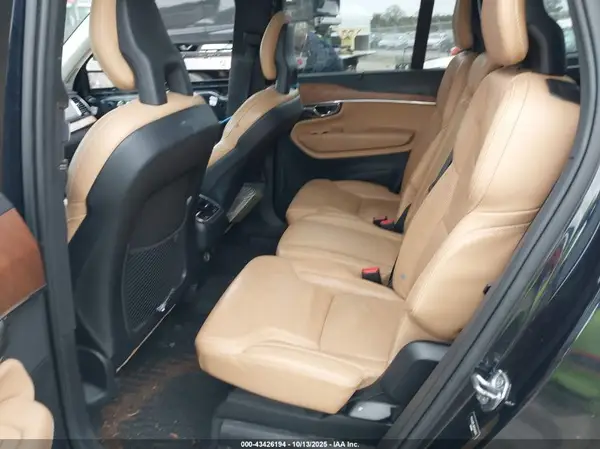 YV4A22PL8G1045943 2016 VOLVO XC90 - Image 8