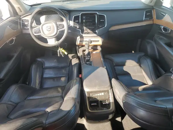 YV4A22PL8H1142528 2017 VOLVO XC90 - Image 8
