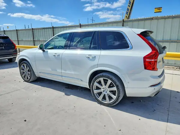 YV4A22PL8H1177702 2017 VOLVO XC90 - Image 2