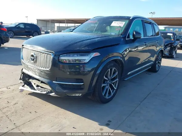 YV4A22PL8H1186979 2017 VOLVO XC90 - Image 2