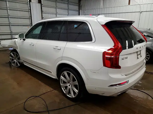 YV4A22PL8J1204600 2018 VOLVO XC90 - Image 2