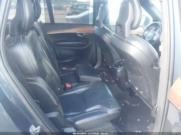 YV4A22PL8J1326860 2018 VOLVO XC90 - Image 8