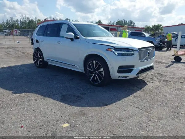 YV4A22PL8K1473682 2019 VOLVO XC90 - Image 1