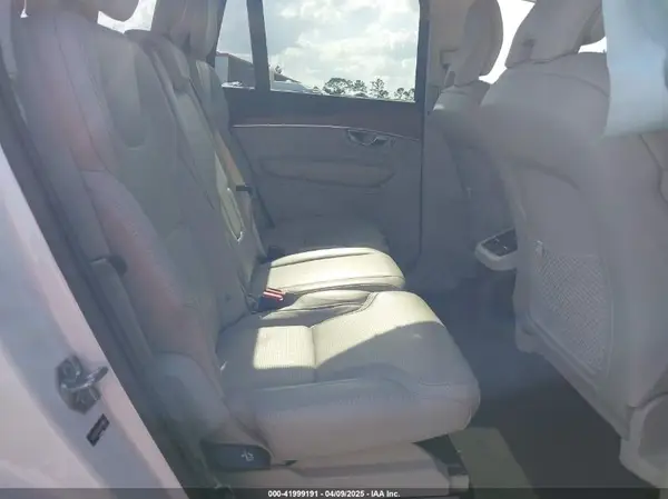 YV4A22PL8K1473682 2019 VOLVO XC90 - Image 8