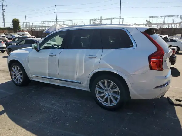 YV4A22PL8K1488280 2019 VOLVO XC90 - Image 2