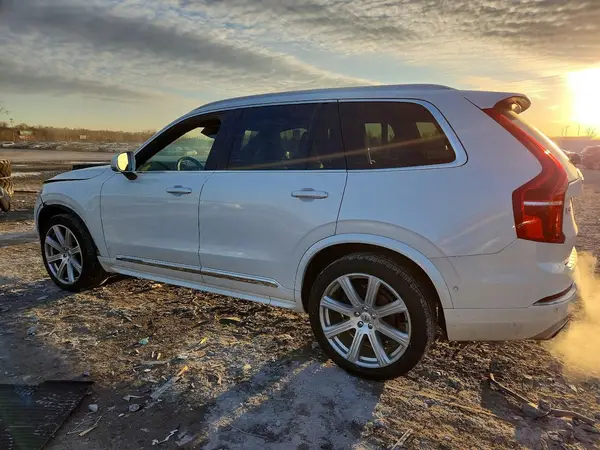 YV4A22PL8K1494659 2019 VOLVO XC90 - Image 2