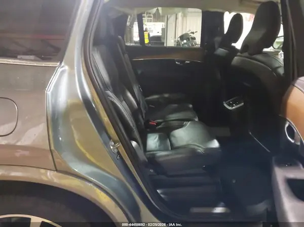 YV4A22PL8K1508690 2019 VOLVO XC90 - Image 8