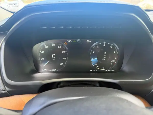 YV4A22PL9G1025684 2016 VOLVO XC90 - Image 8