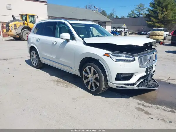 YV4A22PL9G1035907 2016 VOLVO XC90 - Image 1