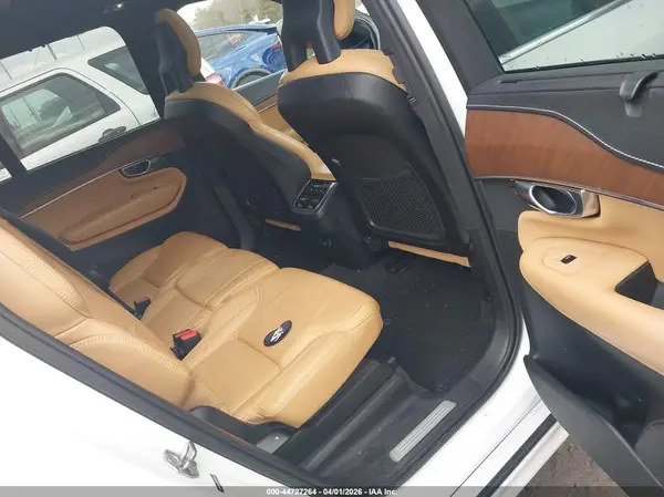 YV4A22PL9H1176316 2017 VOLVO XC90 - Image 8