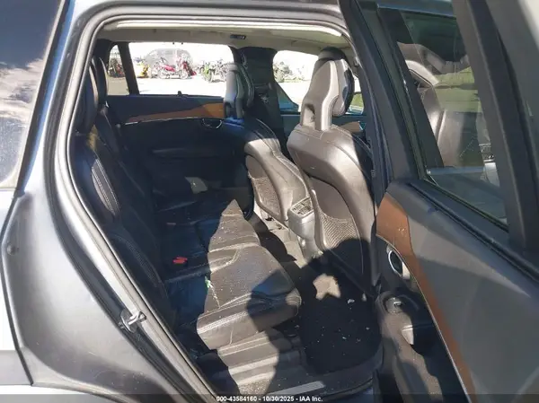 YV4A22PL9H1176879 2017 VOLVO XC90 - Image 8