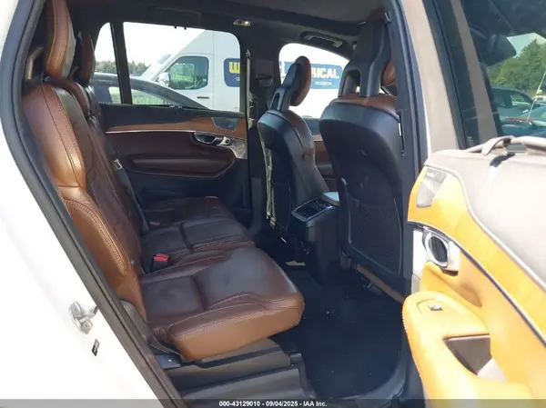 YV4A22PL9J1209482 2018 VOLVO XC90 - Image 8