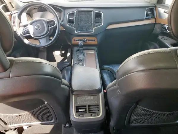 YV4A22PL9J1323661 2018 VOLVO XC90 - Image 8
