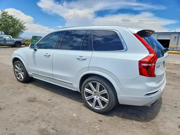 YV4A22PL9J1324874 2018 VOLVO XC90 - Image 2