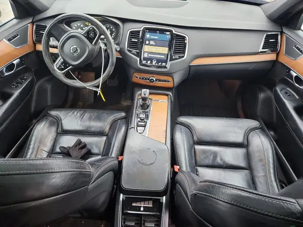 YV4A22PL9J1327287 2018 VOLVO XC90 - Image 8