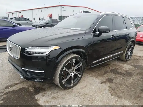 YV4A22PL9J1370043 2018 VOLVO XC90 - Image 2