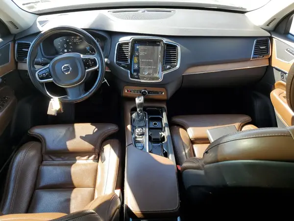 YV4A22PL9J1370141 2018 VOLVO XC90 - Image 8