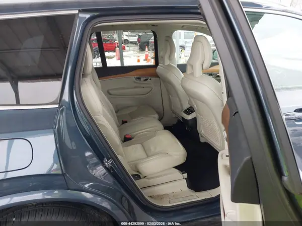 YV4A22PL9J1380474 2018 VOLVO XC90 - Image 8
