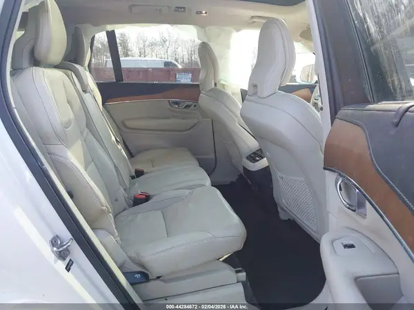 YV4A22PL9K1438584 2019 VOLVO XC90 - Image 8