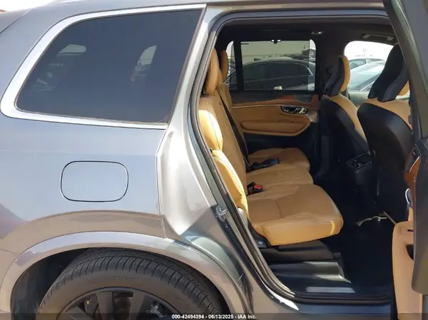 YV4A22PL9K1440626 2019 VOLVO XC90 - Image 8