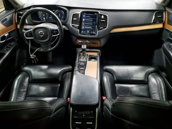YV4A22PL9K1441369 2019 VOLVO XC90 - Image 8
