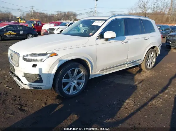YV4A22PL9K1445292 2019 VOLVO XC90 - Image 2
