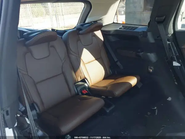 YV4A22PL9K1470399 2019 VOLVO XC90 - Image 8