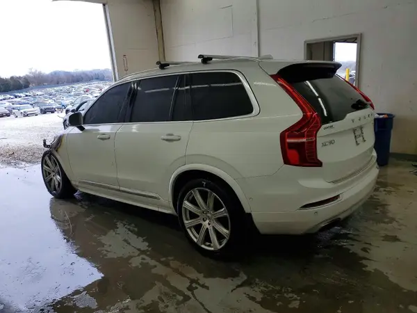 YV4A22PL9K1470435 2019 VOLVO XC90 - Image 2