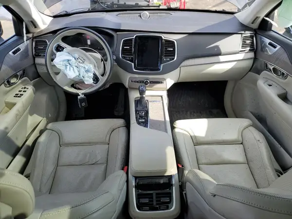 YV4A22PL9M1689446 2021 VOLVO XC90 - Image 8