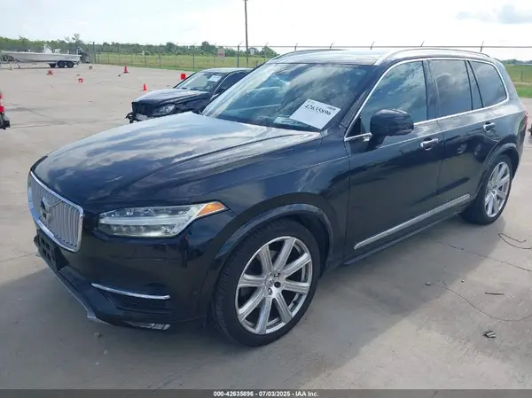YV4A22PLXG1005301 2016 VOLVO XC90 - Image 2