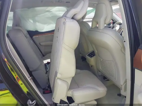 YV4A22PLXG1030313 2016 VOLVO XC90 - Image 8