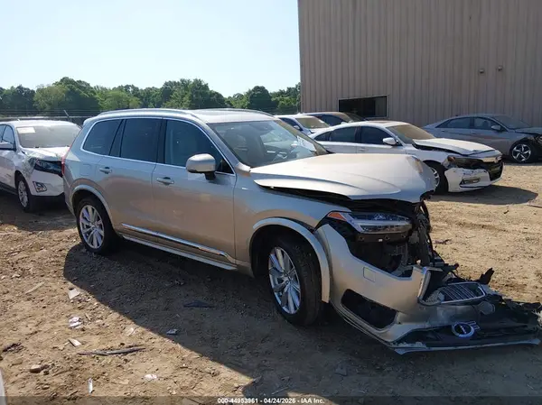 YV4A22PLXG1045944 2016 VOLVO XC90 - Image 1