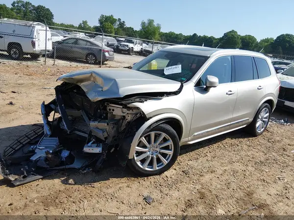YV4A22PLXG1045944 2016 VOLVO XC90 - Image 2