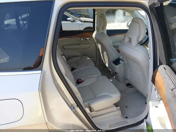 YV4A22PLXG1045944 2016 VOLVO XC90 - Image 8