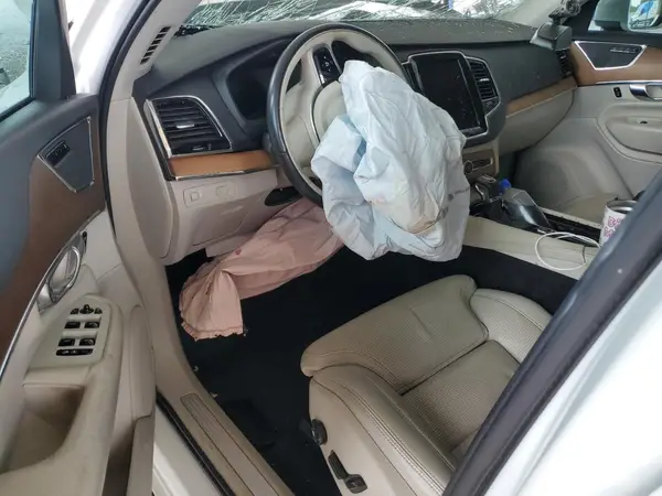 YV4A22PLXJ1192255 2018 VOLVO XC90 - Image 8