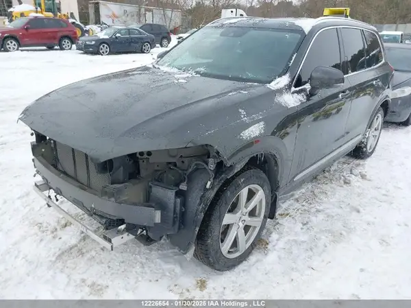 YV4A22PLXJ1337682 2018 VOLVO XC90 - Image 2